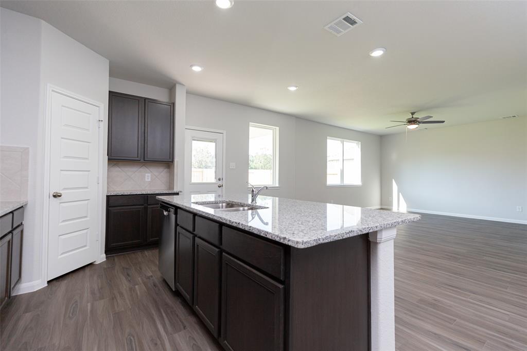 16920 Hazelnut Drive, Conroe, Texas image 15