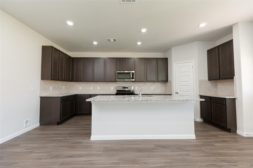 16920 Hazelnut Drive, Conroe, Texas image 13