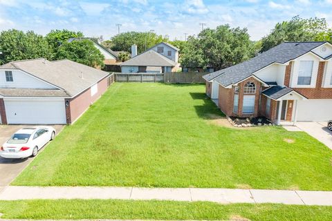 Photo of 105 Cacao Street, Lake Jackson, TX 77566 (MLS # 53863035)