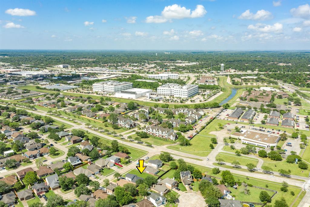 105 Cacao Street, Lake Jackson, Texas image 3