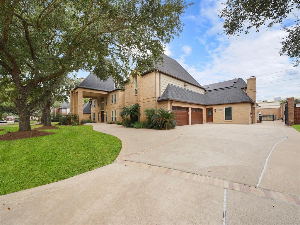 20006 Ambervine Circle