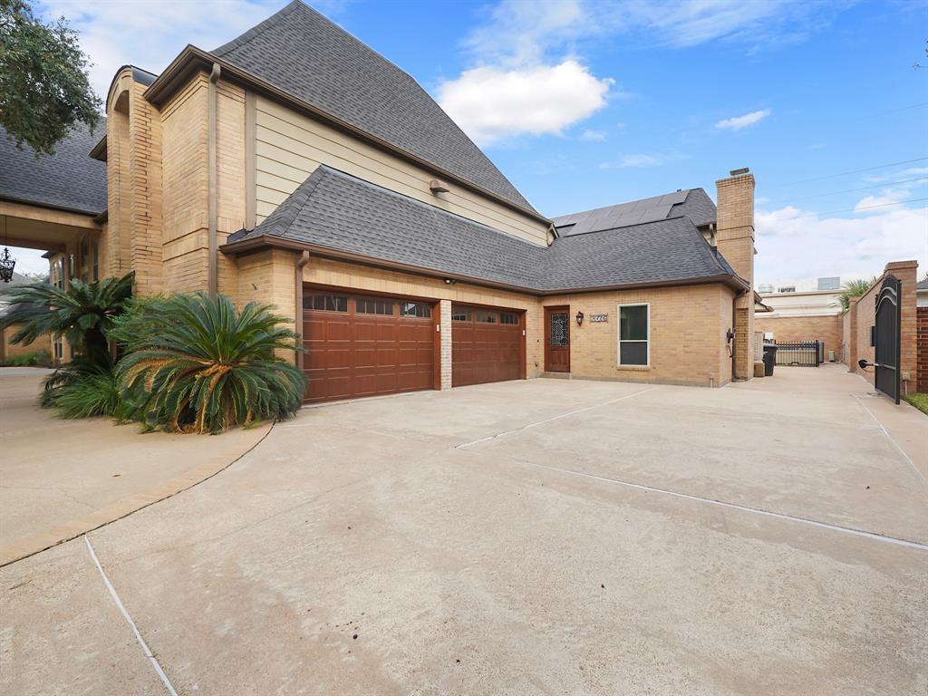 20006 Ambervine Circle