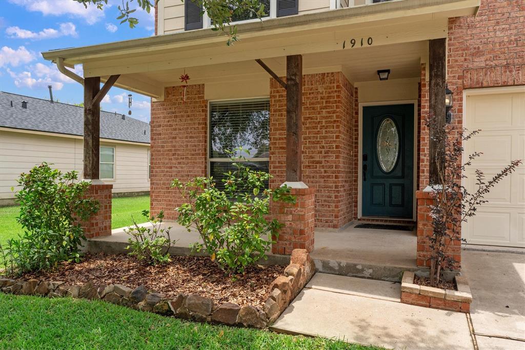 1910 Serenata Lane, Humble, Texas image 2