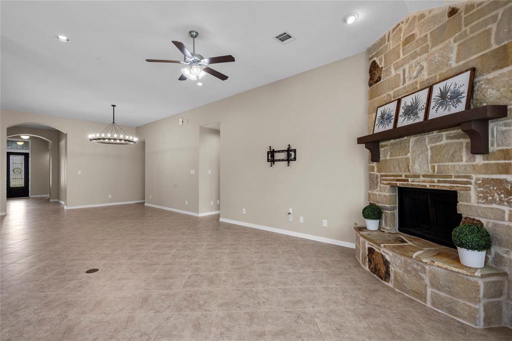 4423 Willow Crest Lane