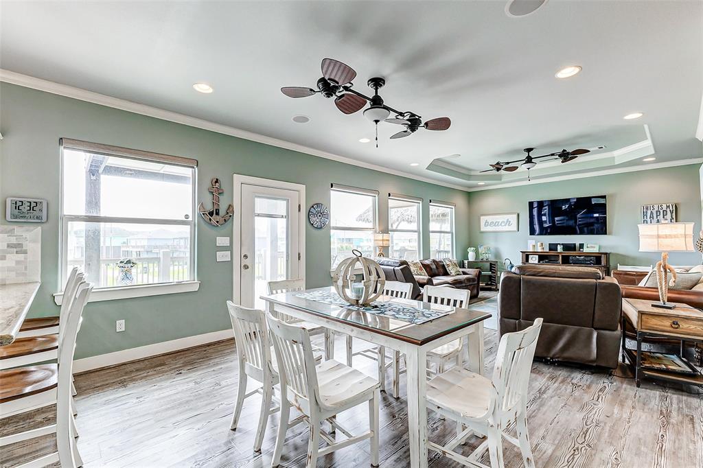 950 Seadrift Drive, Crystal Beach, Texas image 7