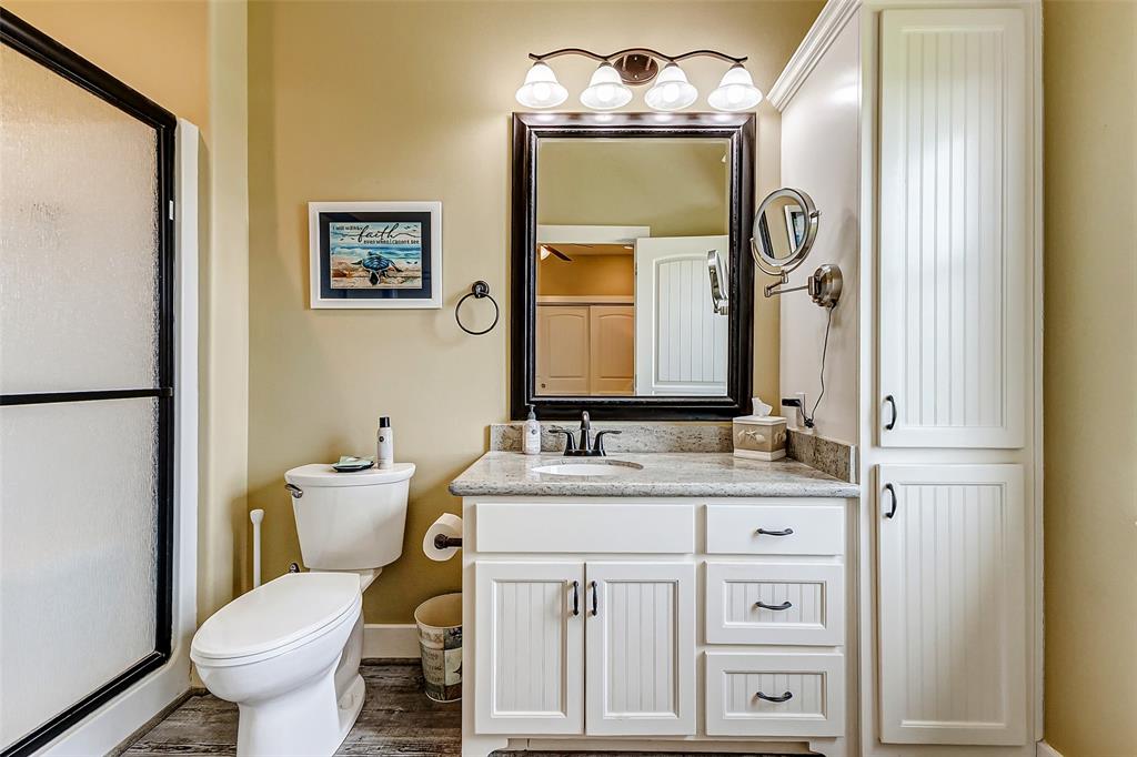 950 Seadrift Drive, Crystal Beach, Texas image 11