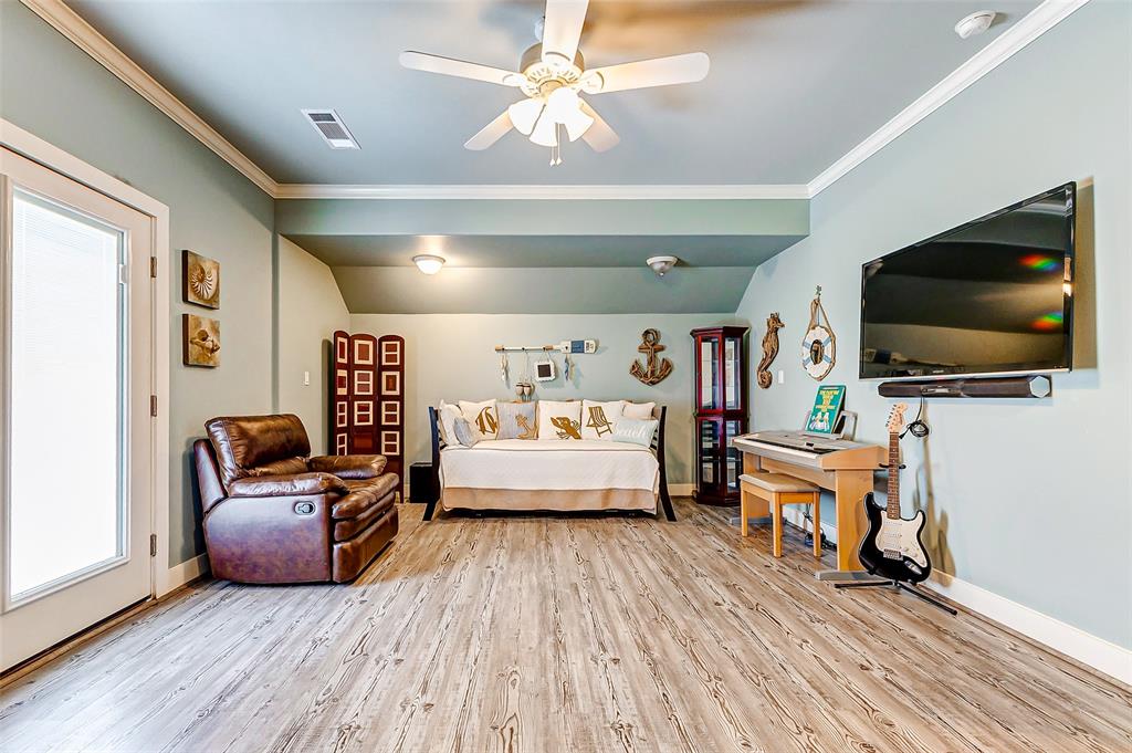 950 Seadrift Drive, Crystal Beach, Texas image 17