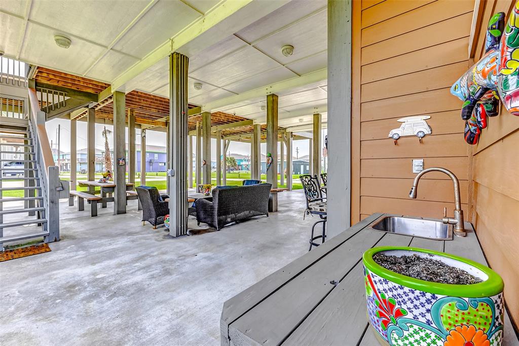 950 Seadrift Drive, Crystal Beach, Texas image 27