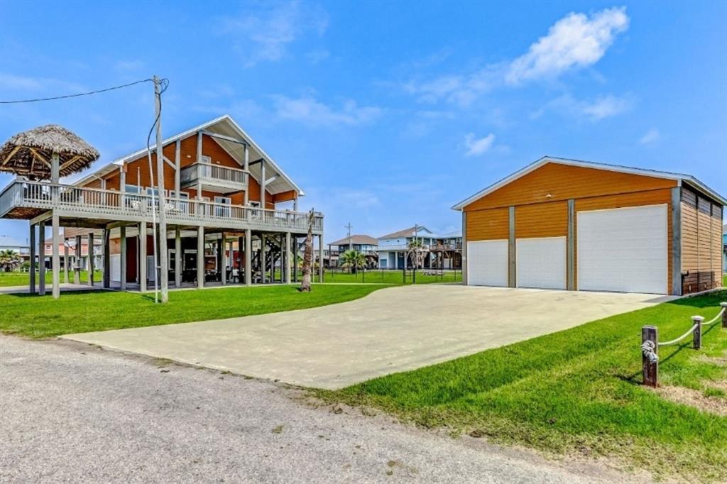 950 Seadrift Drive, Crystal Beach, Texas image 1