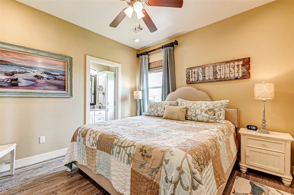 950 Seadrift Drive, Crystal Beach, Texas image 10