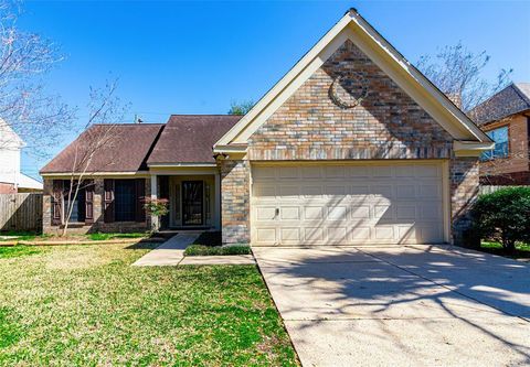 Single Family Residence in Pearland TX 3905 Spring Circle Drive.jpg