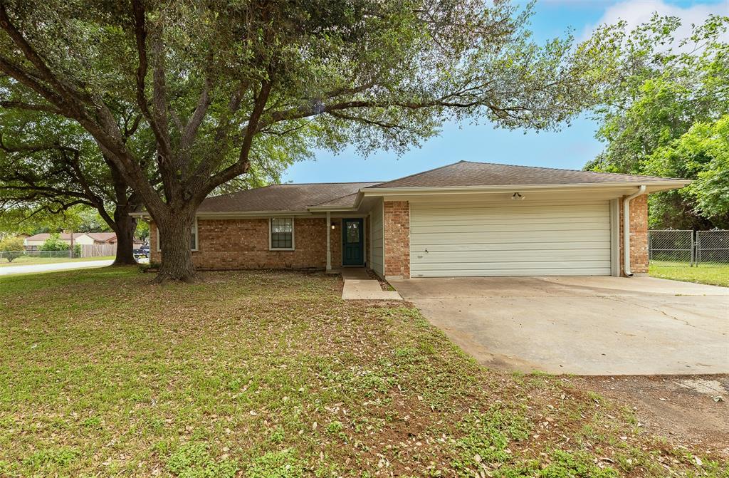 923 N Hull Street St, Caldwell, Texas image 4