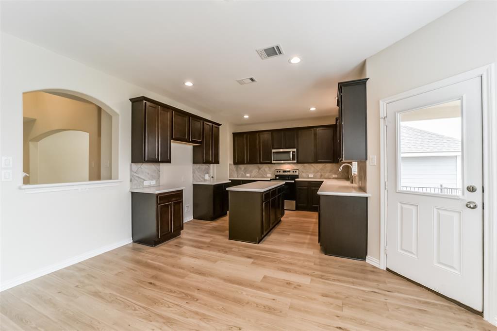 247 Shoreview Drive, Conroe, Texas image 10