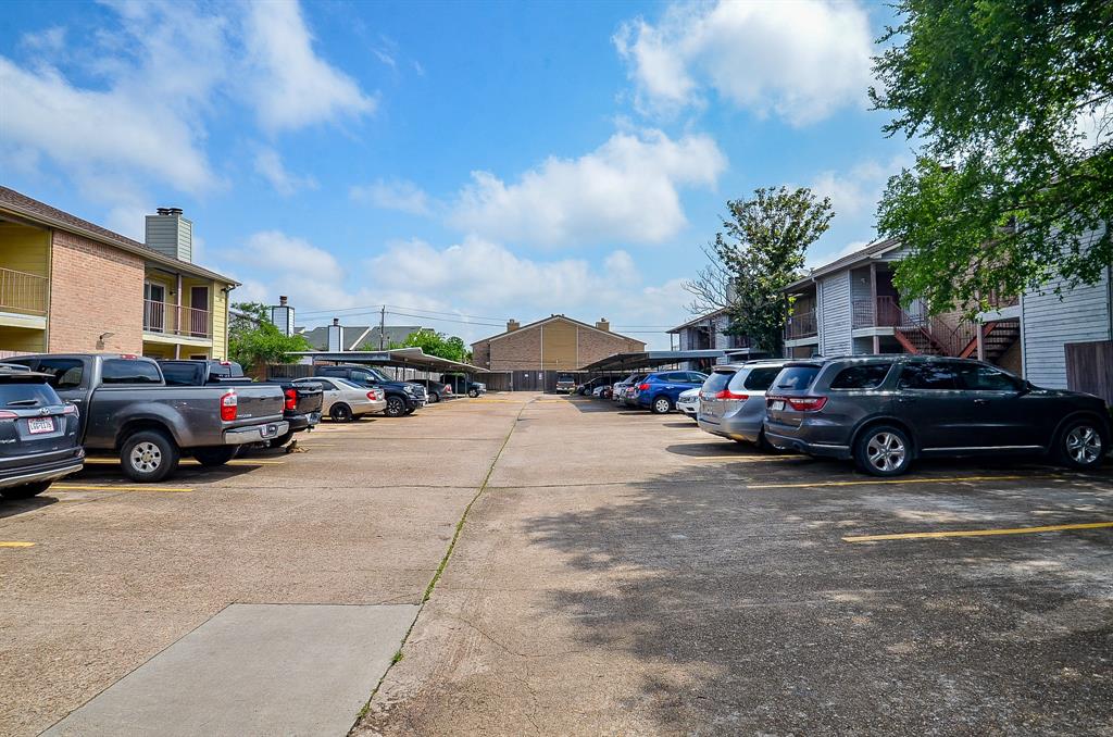 9350 Country Creek Drive #5, Houston, Texas image 32