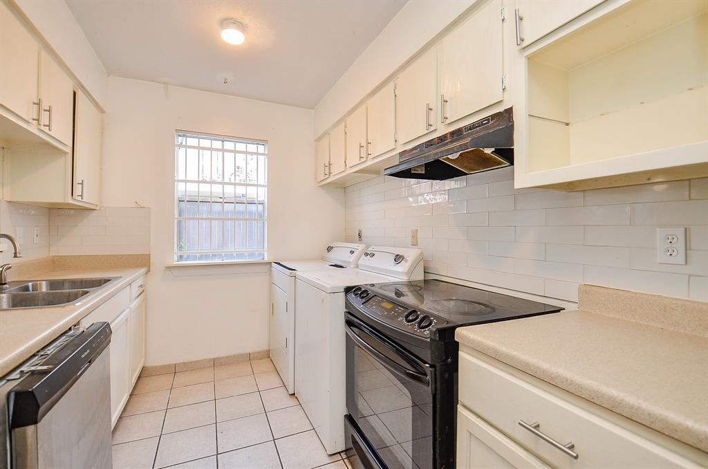 9350 Country Creek Drive #5, Houston, Texas image 7