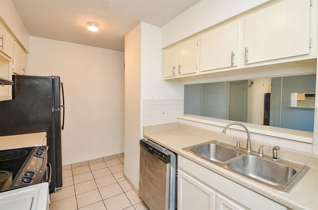 9350 Country Creek Drive #5, Houston, Texas image 9