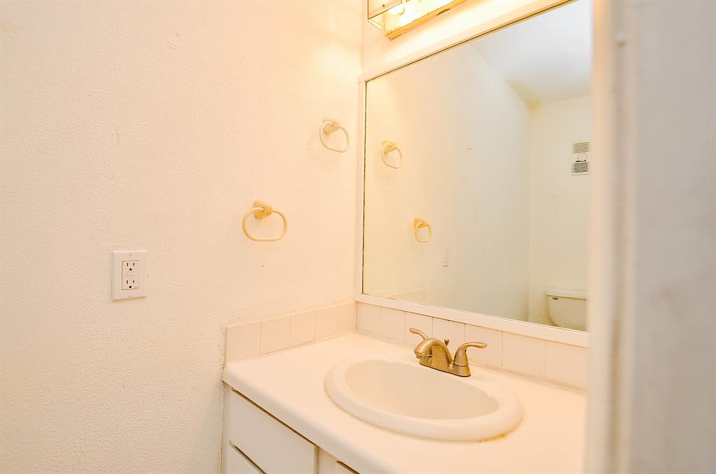 9350 Country Creek Drive #5, Houston, Texas image 11