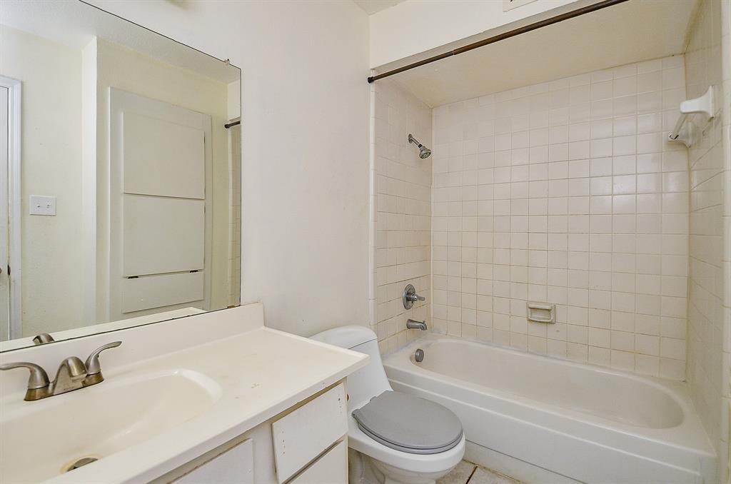 9350 Country Creek Drive #5, Houston, Texas image 29
