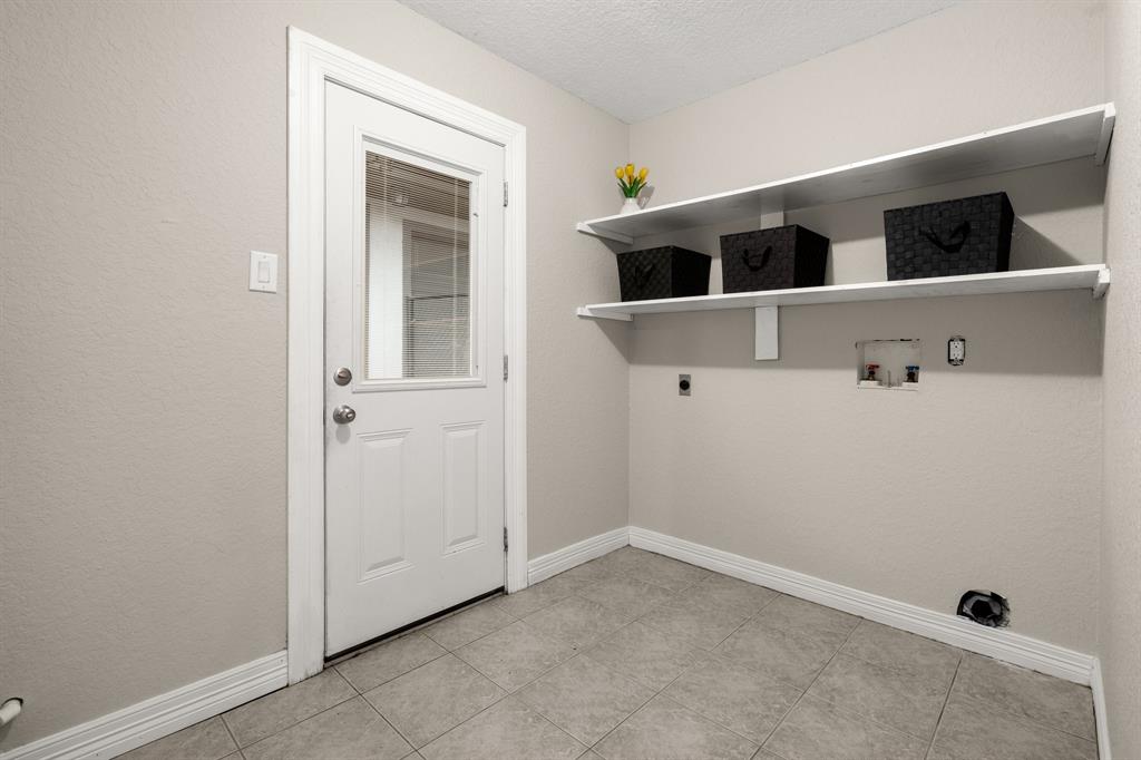 107 Woodmont Drive, Conroe, Texas image 28