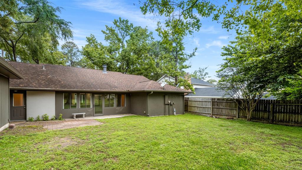 107 Woodmont Drive, Conroe, Texas image 30
