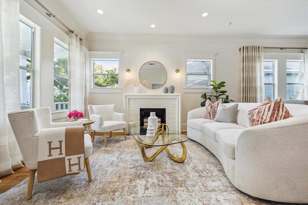 725 E 12th Street, Houston, Texas image 4
