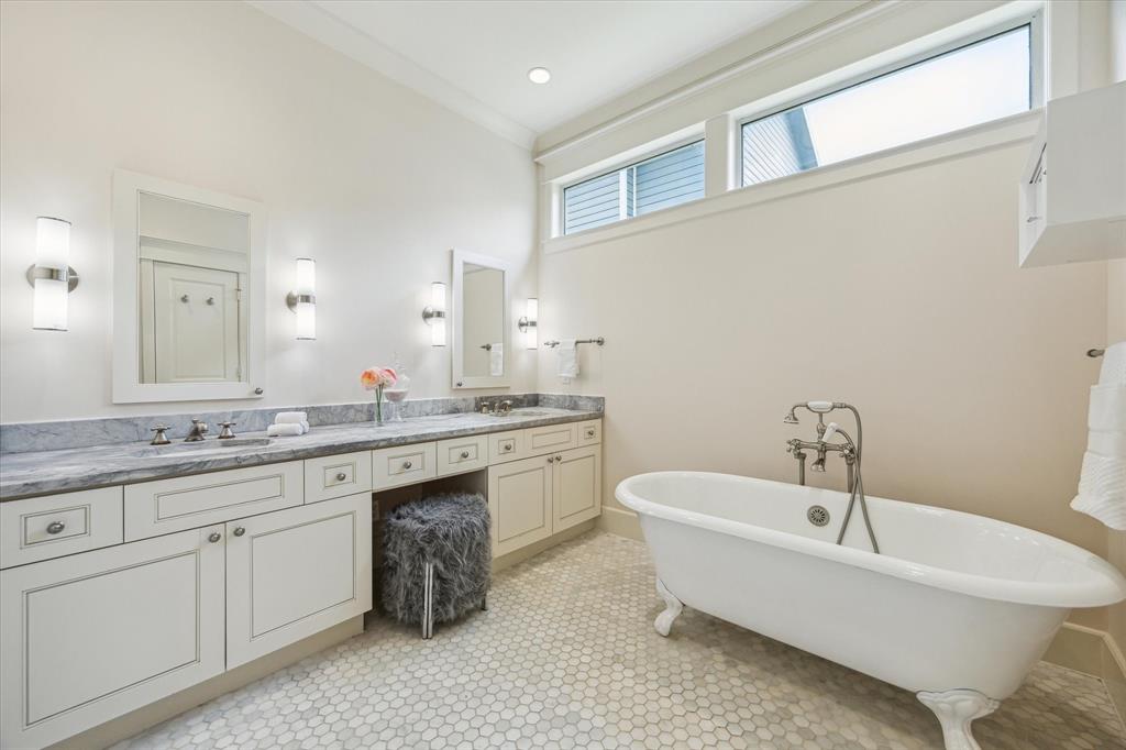 725 E 12th Street, Houston, Texas image 25