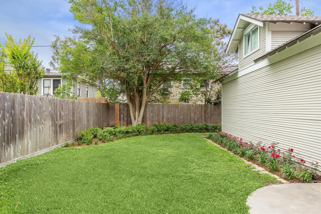 725 E 12th Street, Houston, Texas image 35
