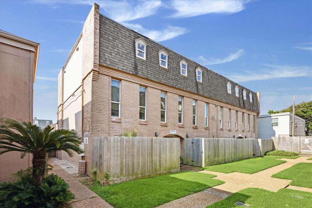 215 Post Office Street #1108, Galveston, Texas image 2