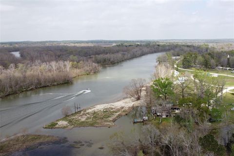 Single Family Residence in Huntsville TX 17 Lake Drive.jpg