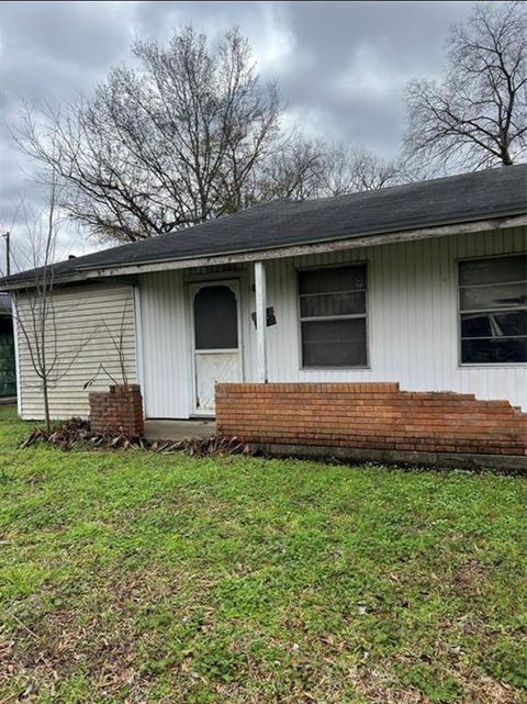 Photo of 5710 Ridgeway Drive, Houston, TX 77033 (MLS # 98258510)