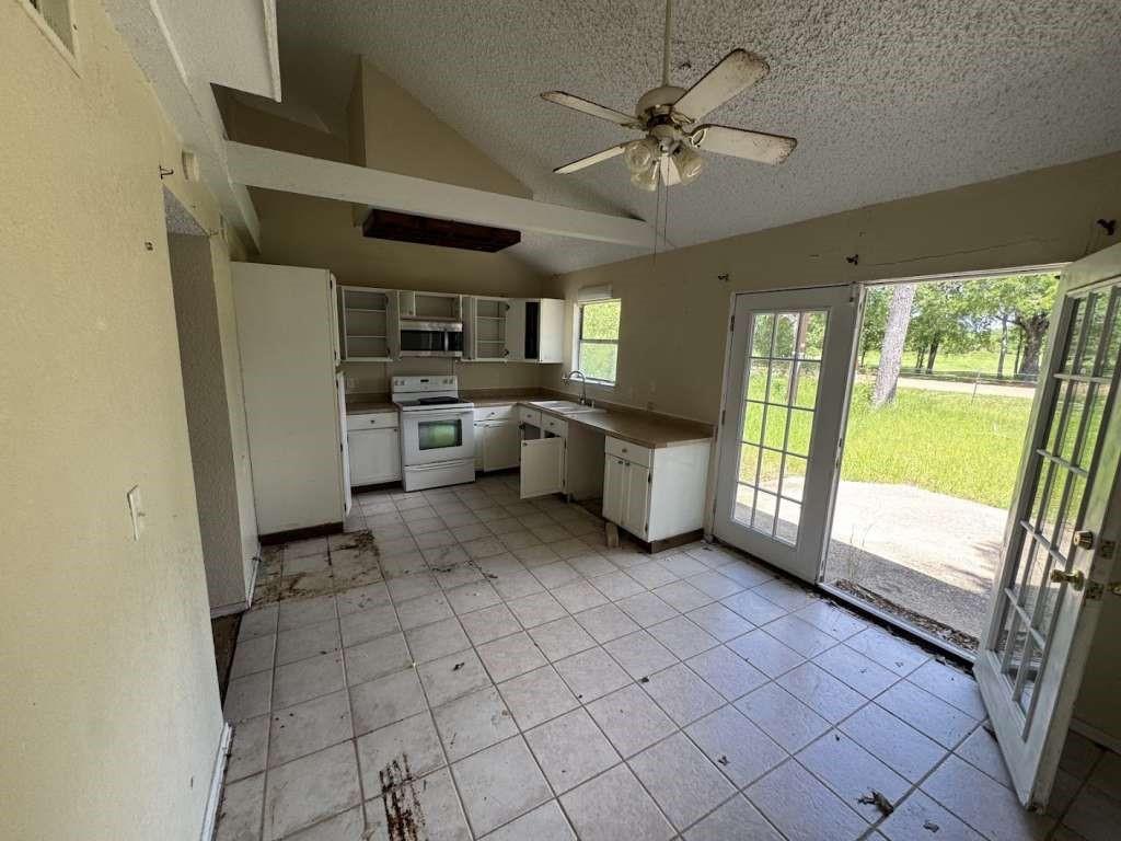 6133 Inca Drive, Enchanted Oaks, Texas image 8