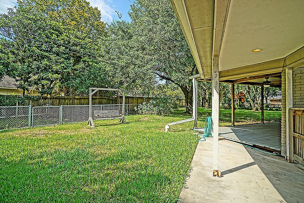 915 Marys Court, Friendswood, Texas image 22