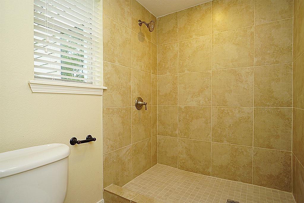 915 Marys Court, Friendswood, Texas image 16