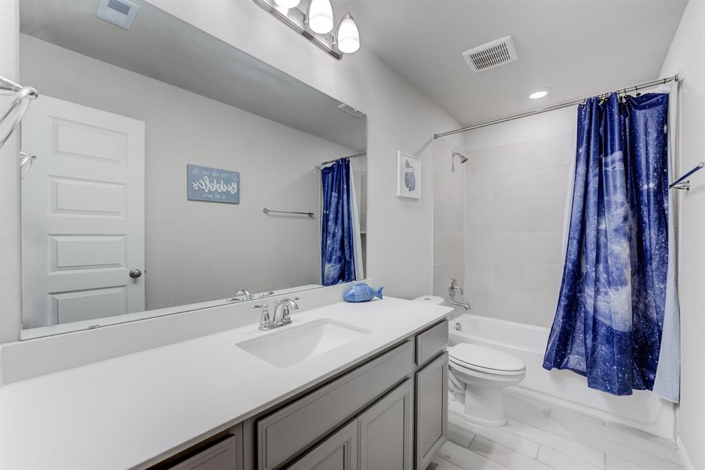 10739 Cliffs View Drive, Rosharon, Texas image 38