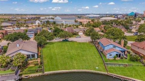 Vacant Land For Sale - 22 Lakeview Drive<br/> Galveston County, Galveston, TX 77551