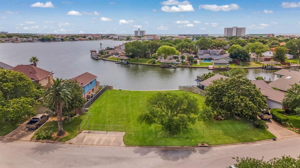 22 Lakeview Drive