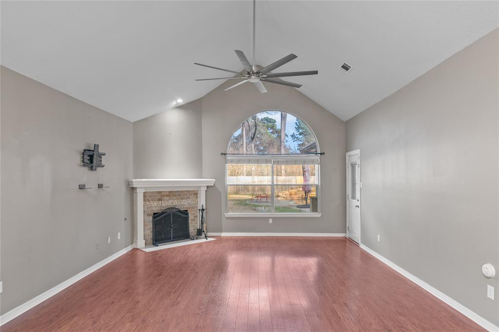 906 Mcdaniel Drive, Magnolia, Texas image 3