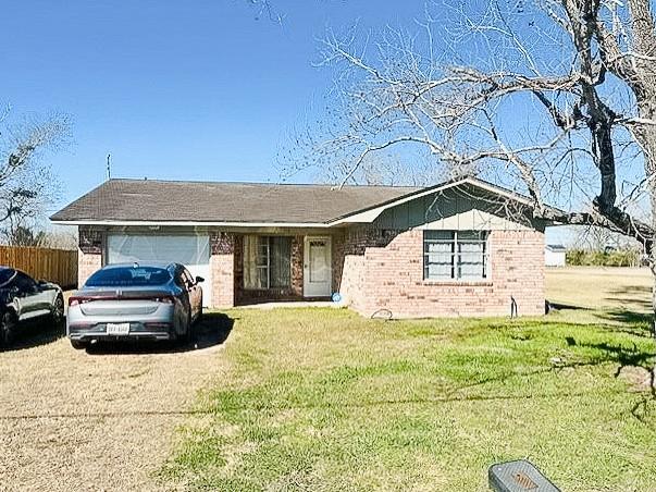 110 Cedar Street, Louise, Texas image 1