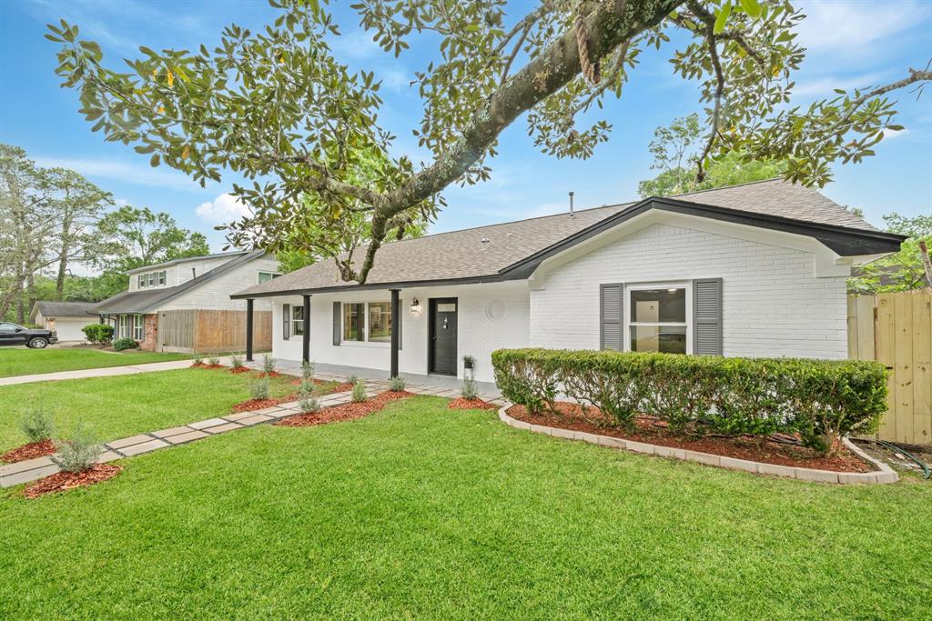 1206 Timber Ln Ln, Friendswood, Texas image 2