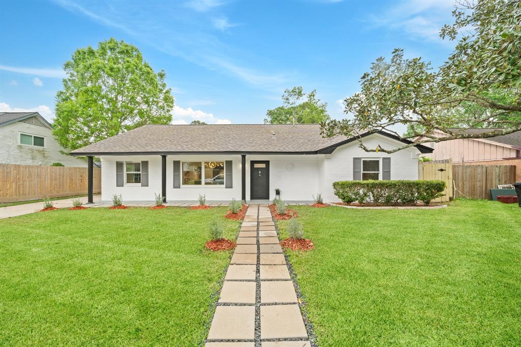 1206 Timber Ln Ln, Friendswood, Texas image 1