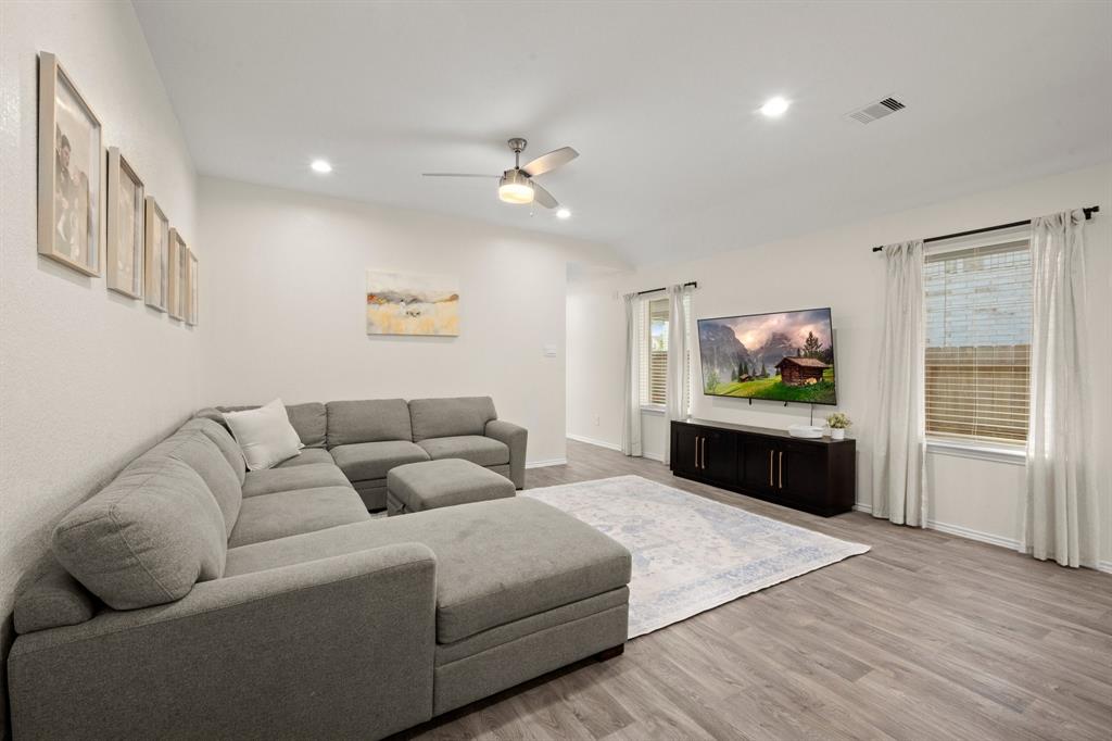 20010 Sienna Green Drive, Hockley, Texas image 10