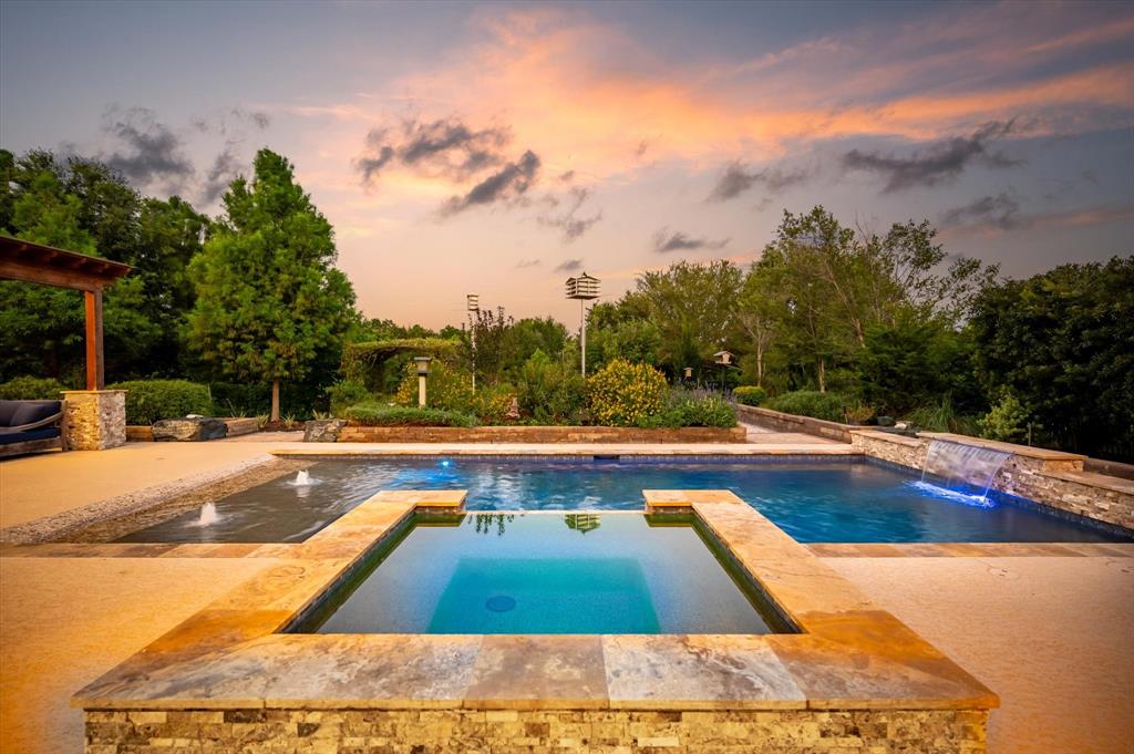 139 Lake View Loop