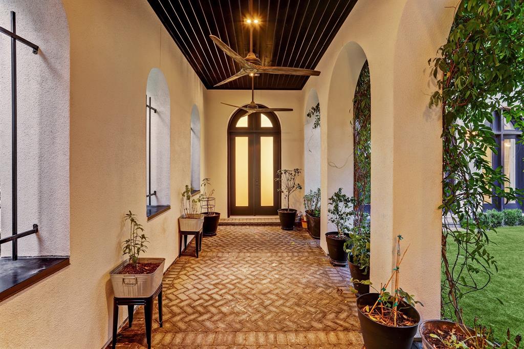 1104 Mosaico Lane, Houston, Texas image 40