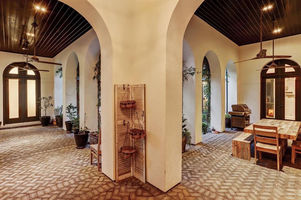 1104 Mosaico Lane, Houston, Texas image 39