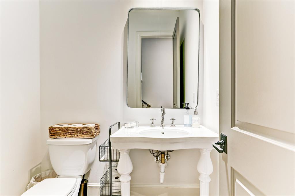 1104 Mosaico Lane, Houston, Texas image 17
