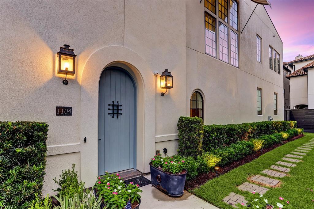 1104 Mosaico Lane, Houston, Texas image 4