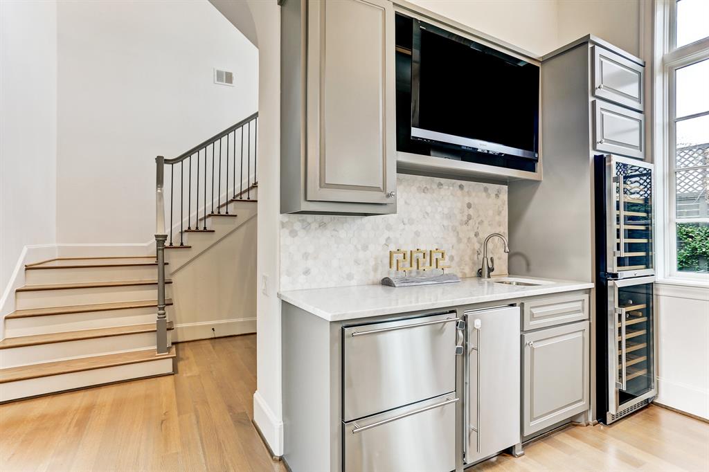 1104 Mosaico Lane, Houston, Texas image 18