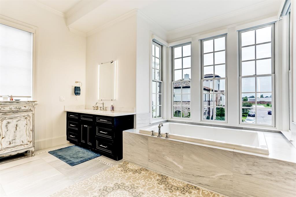 1104 Mosaico Lane, Houston, Texas image 24