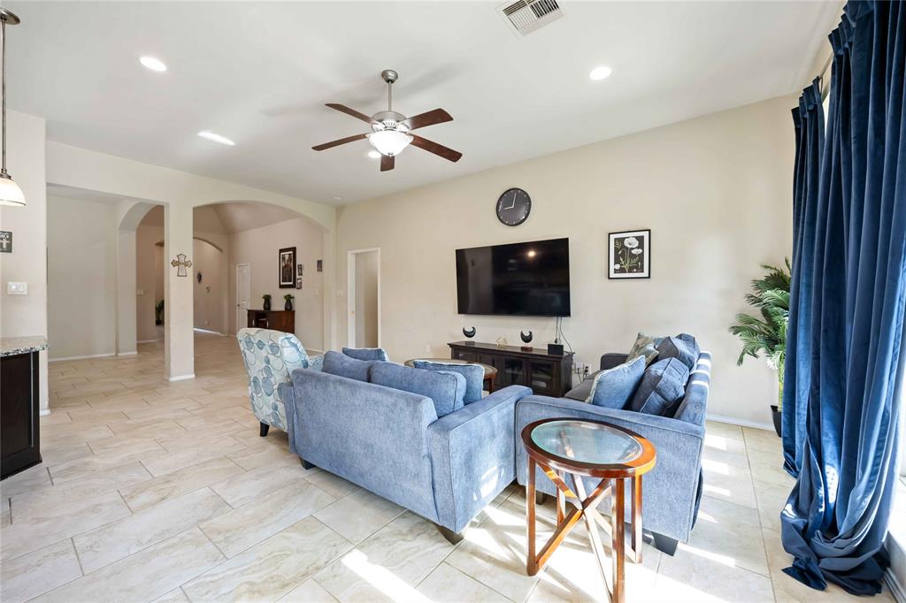 2991 Woodson Terrace Lane, Pearland, Texas image 6