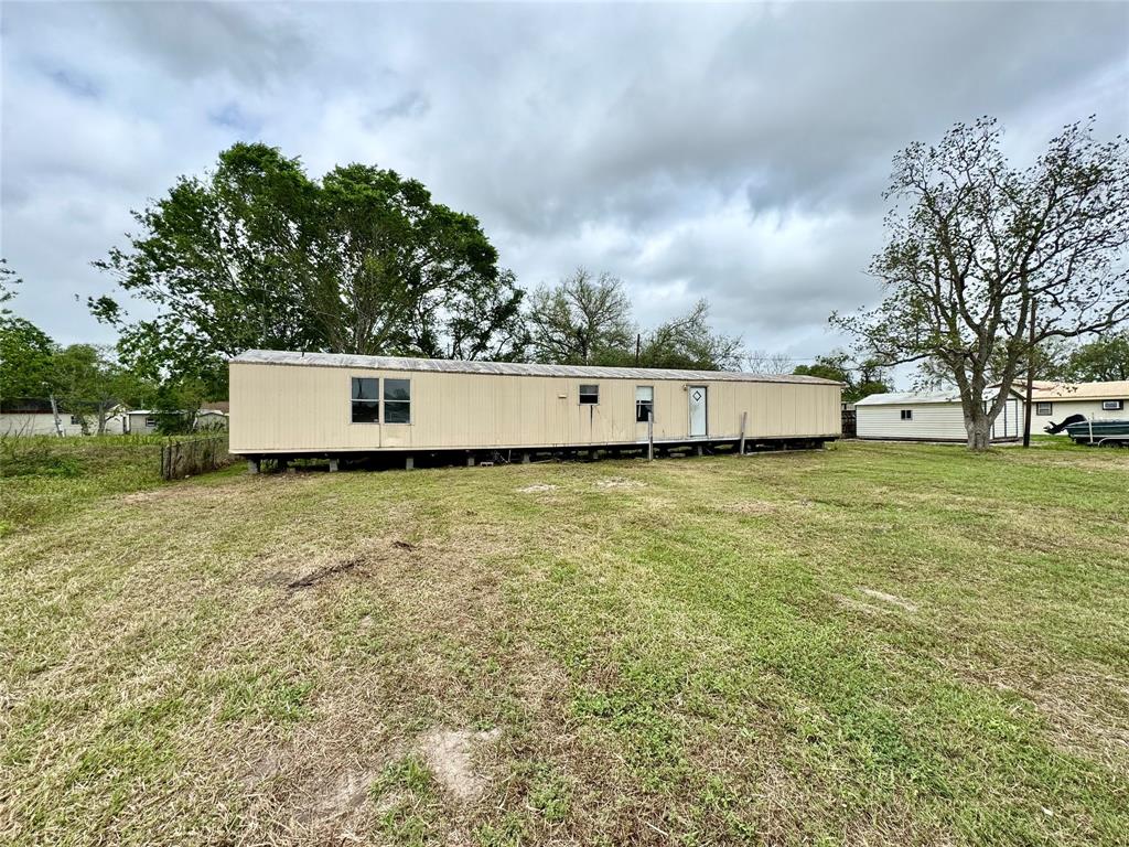 2534 County Road 146, Alvin, Texas image 1